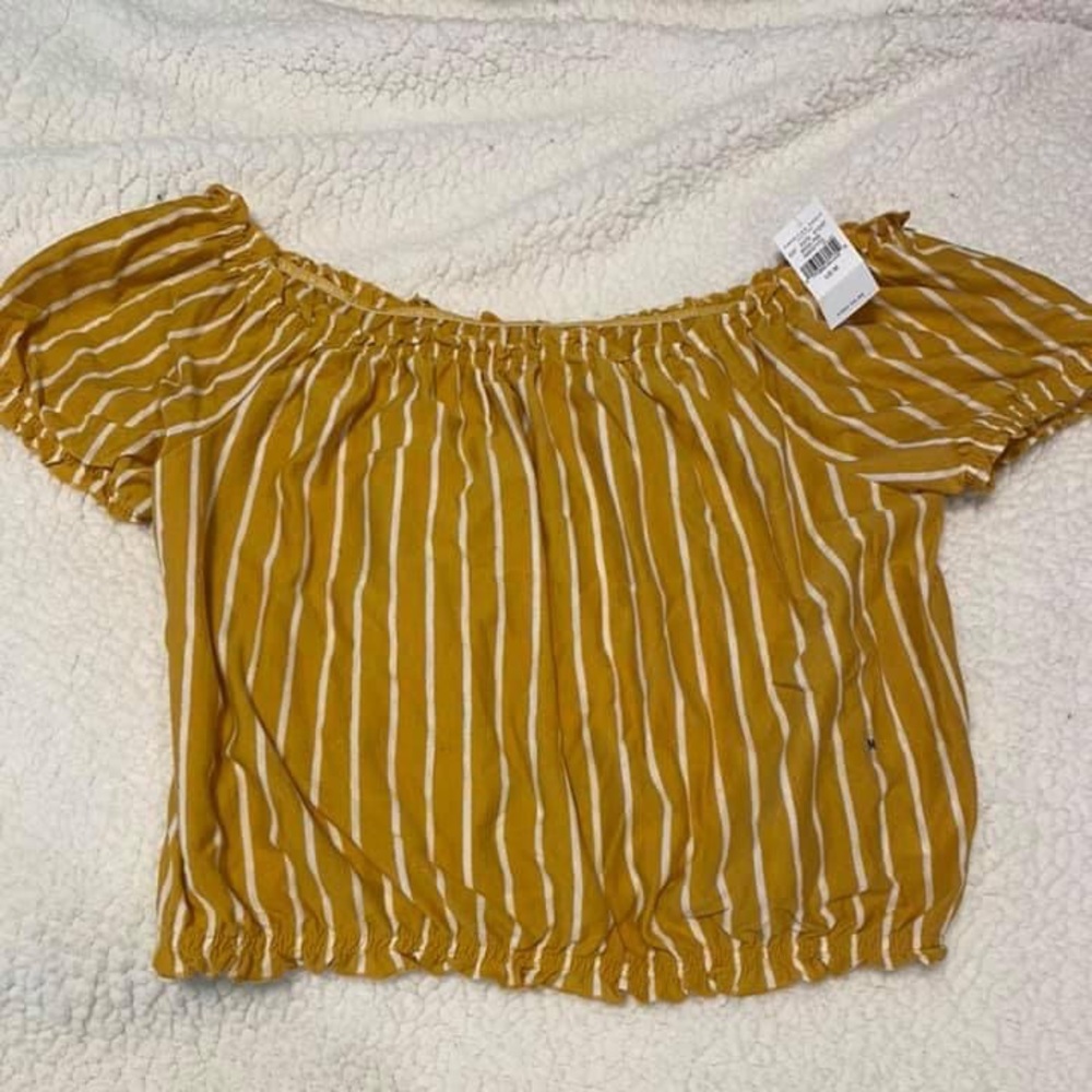 American Eagle Crop top